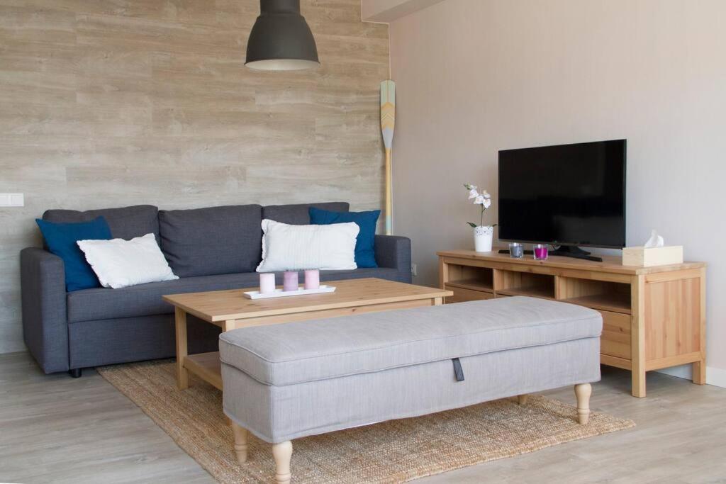Lloret De Mar - Beachside Apartment - Free Parking - Limited Size Car 외부 사진